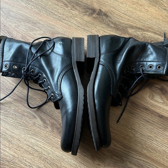 NWOT Frye Black Leather Lace up Boots - Picture 5 of 8
